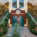 Palace 4*