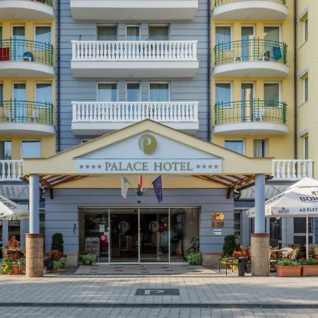 Palace 4*