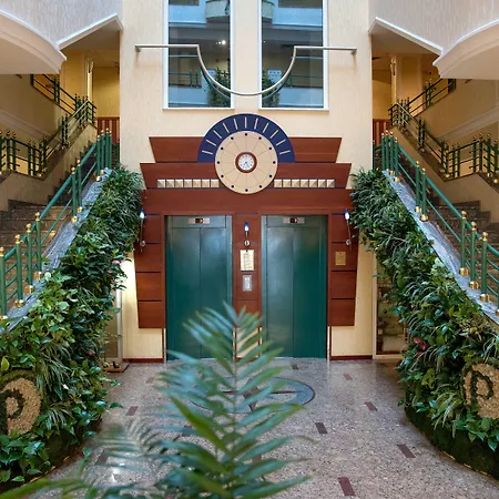 Palace 4*