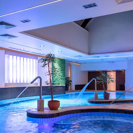 Palace Ξενοδοχείο 4*