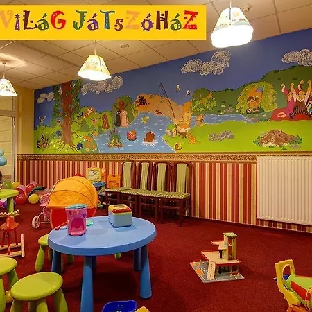 بالاس هيفيز Hévíz