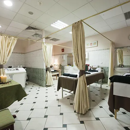 Palace Ξενοδοχείο 4*