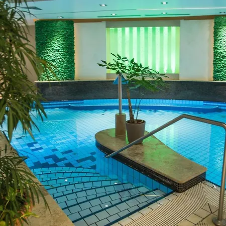 Palace Ξενοδοχείο 4*