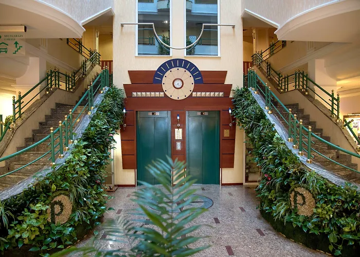 Palace 4*