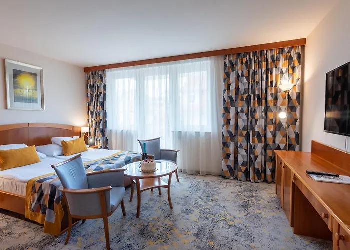 Palace 4*