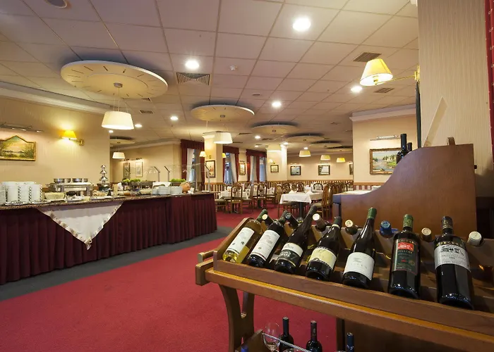 Palace 4* Хевиз